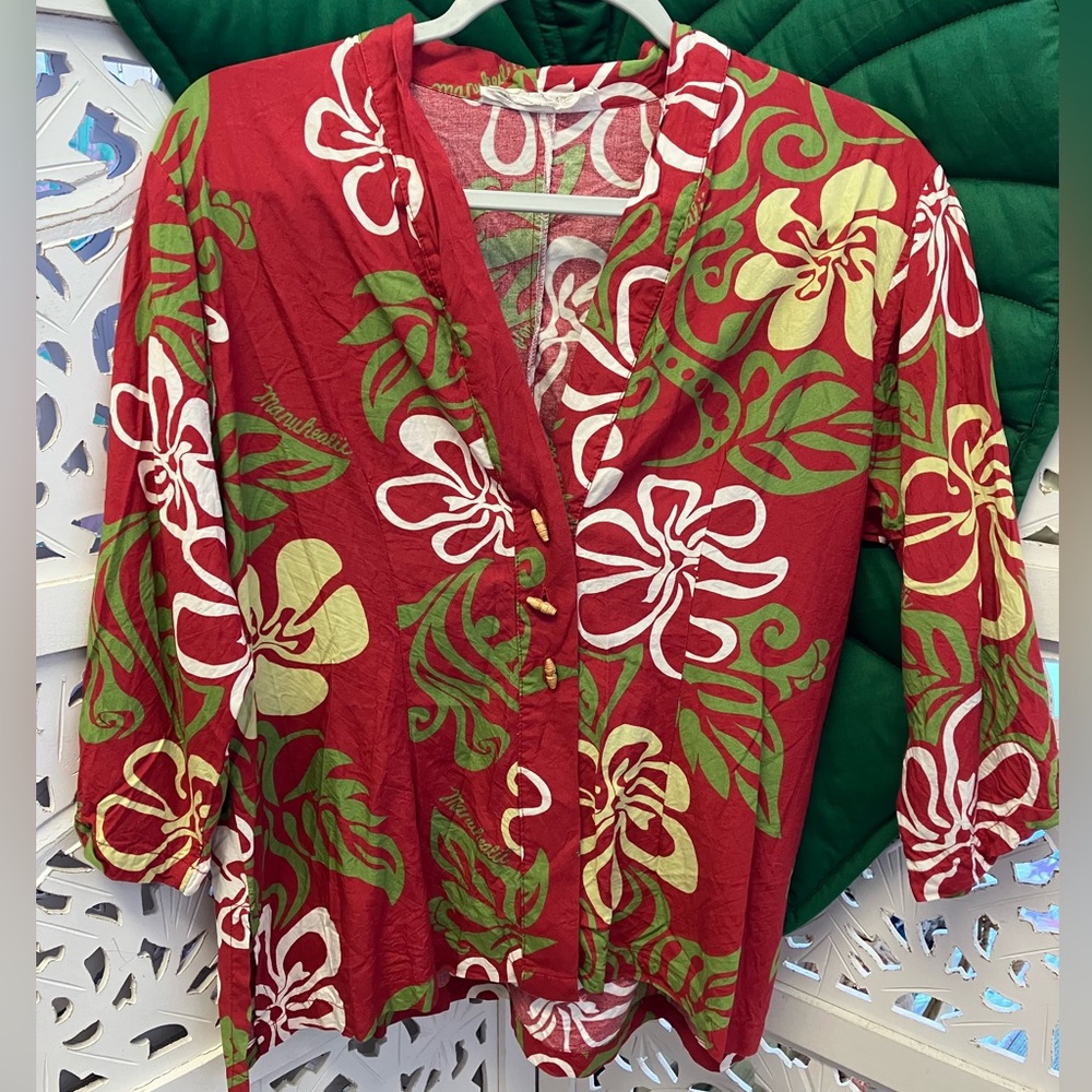 VTG Vintage Manuhealii 3/4 sleeve hibiscus print blouse. Red/Grn.